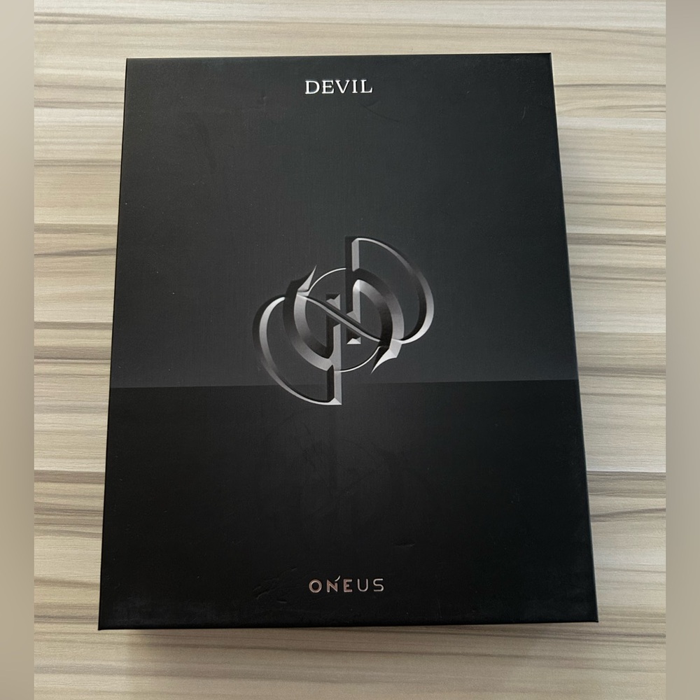 🌼BOGO ALBUMS🌼 KPOP Albums; ONEUS - Devil